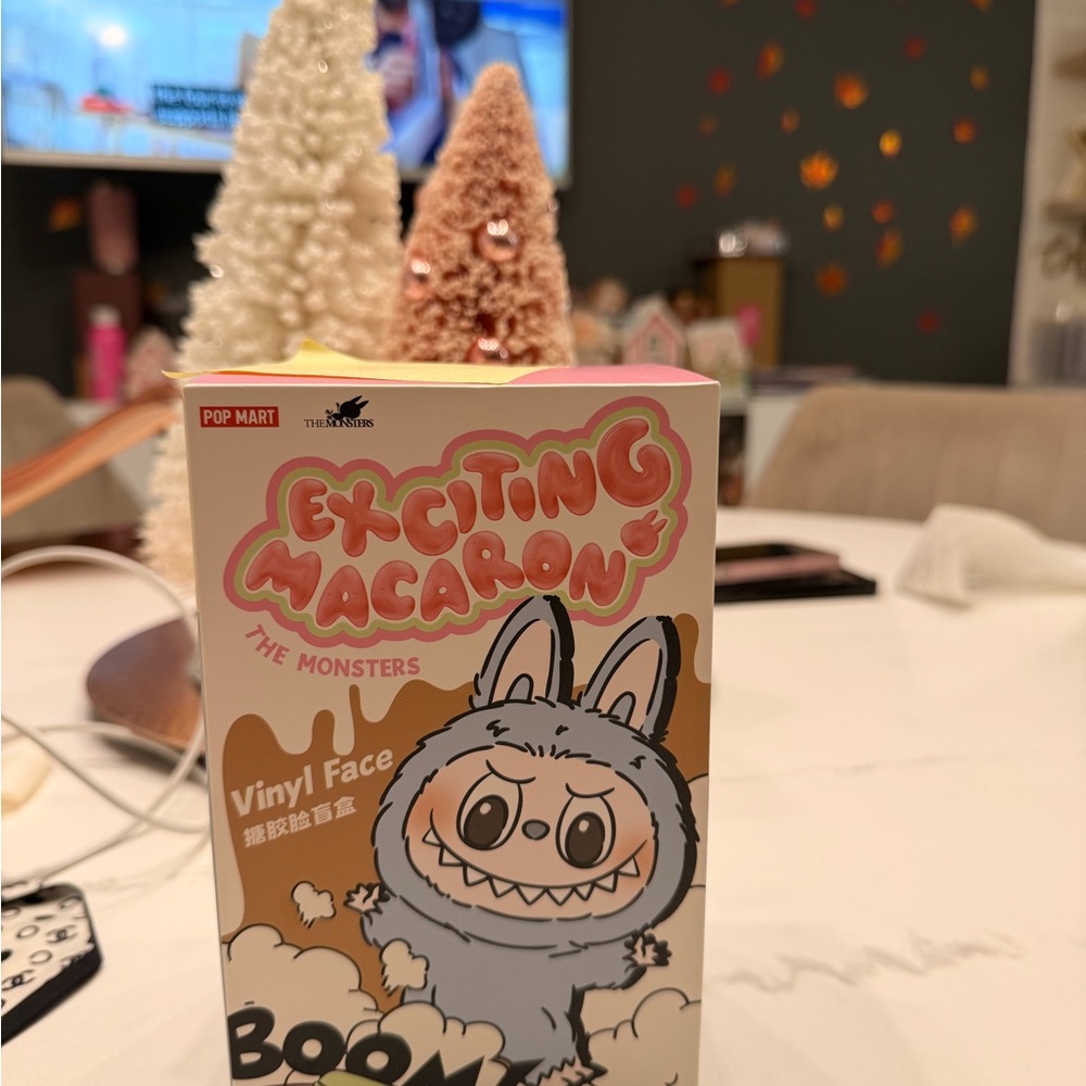 Exciting Macaron toffee Labubu